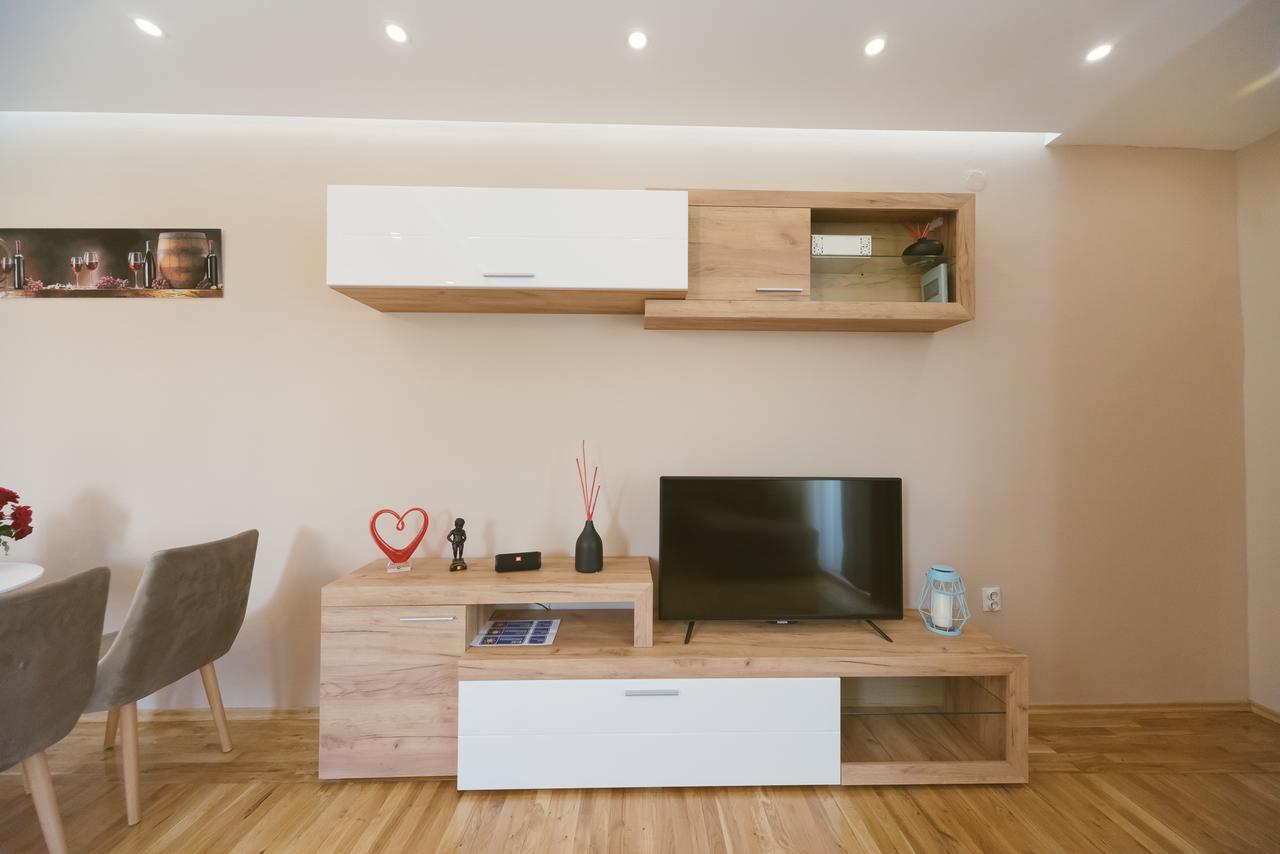 Apartment Luxury Explorer Podgorica Esterno foto
