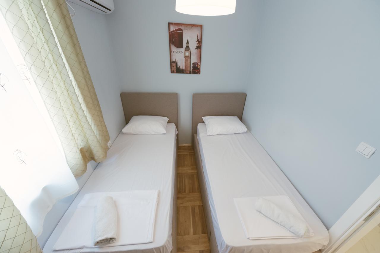 Apartment Luxury Explorer Podgorica Esterno foto